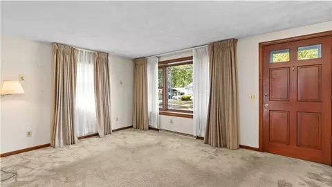 Living - 54 Pheasant Ave, Warwick, RI 02886 photo 1 of 2