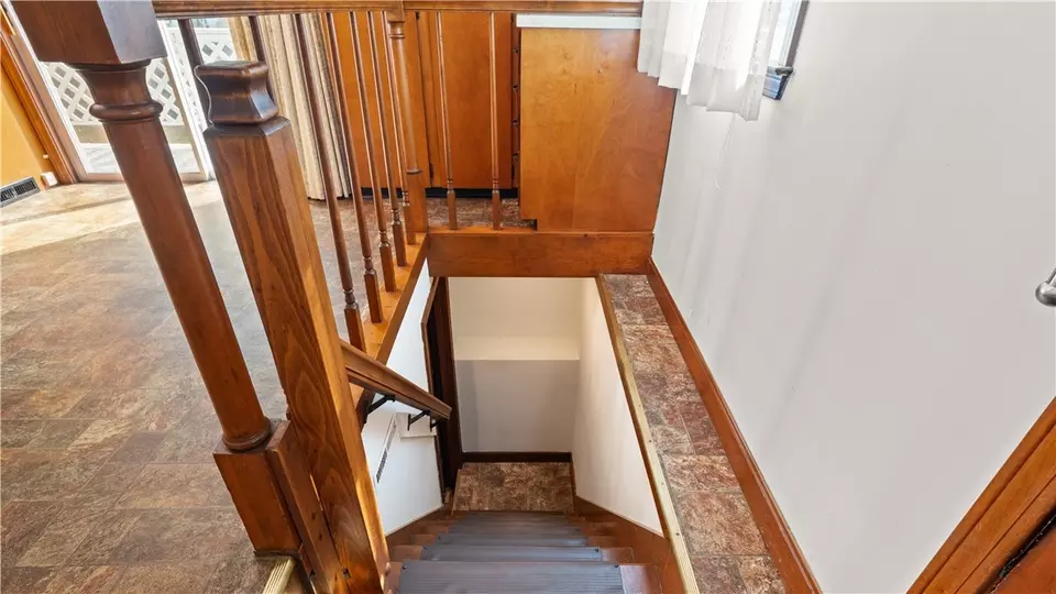 Entry Way - 54 Pheasant Ave, Warwick, RI 02886 photo 5 of 6