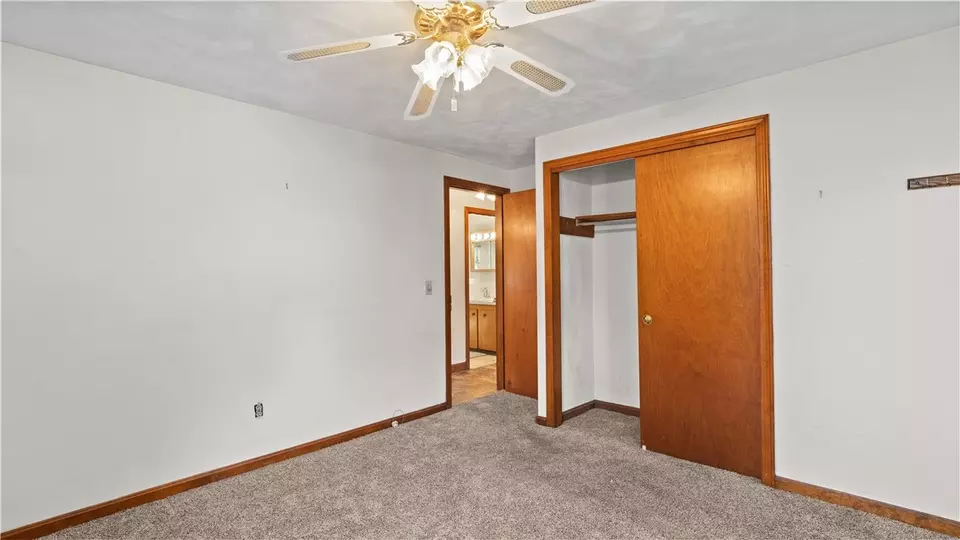 Bedroom - 54 Pheasant Ave, Warwick, RI 02886 photo 4 of 5