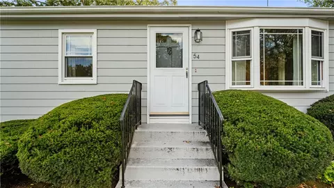 54 Pheasant Ave, Warwick, RI 02886 photo 3