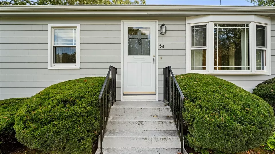 Exterior - 54 Pheasant Ave, Warwick, RI 02886 photo 3 of 7