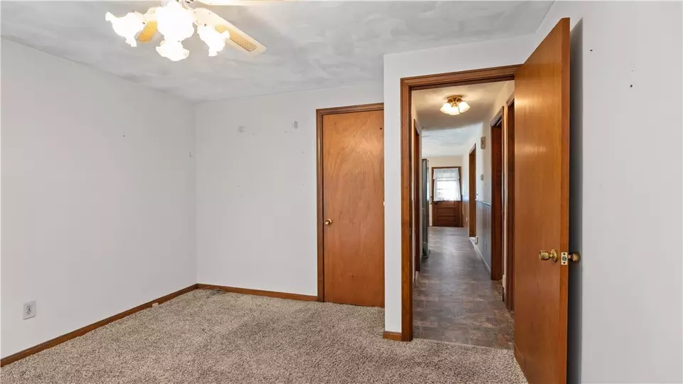 Entry Way - 54 Pheasant Ave, Warwick, RI 02886 photo 3 of 6