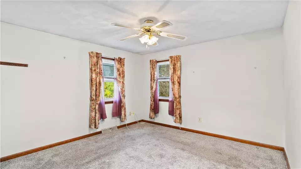 Bedroom - 54 Pheasant Ave, Warwick, RI 02886 photo 3 of 5