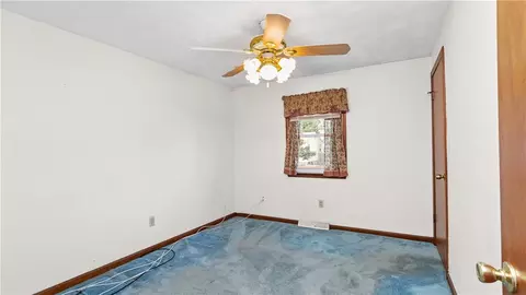 Bedroom - 54 Pheasant Ave, Warwick, RI 02886 photo 1 of 5