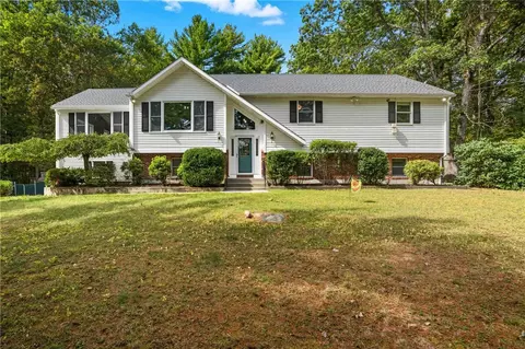 50 Isle Of Capri Rd, Coventry, RI 02816