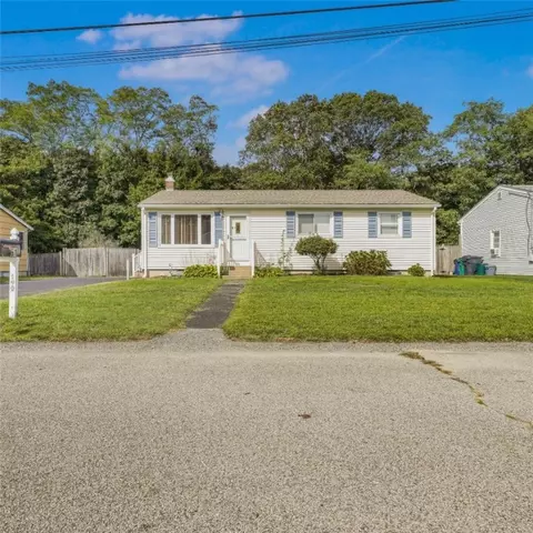 61 Ebony Dr, East Greenwich, RI 02818