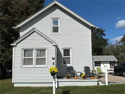65 Maple Ave, Middletown, RI 02842