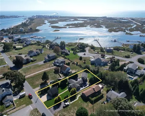 76 Hartford Ave, South Kingstown, RI 02879