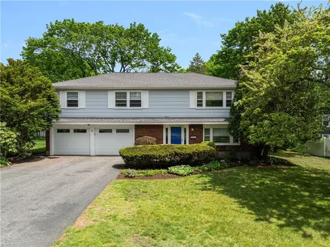 13 Angelica Dr, Providence, MA 02906
