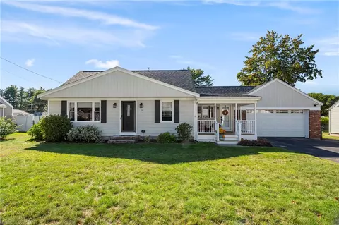 12 Halsey Dr, Smithfield, RI 02917