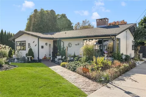 92 Turner Ave, Cranston, RI 02920