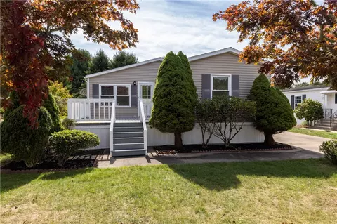 108 Little Pond Rd, South Kingstown, RI 02879