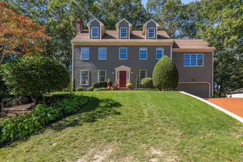 50 Sundale Rd, Cranston, RI 02921
