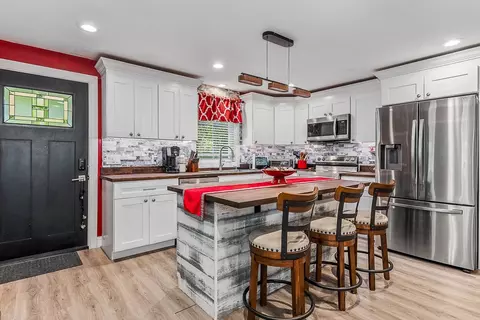 508 Jillson Ave, Woonsocket, RI 02895 photo 7