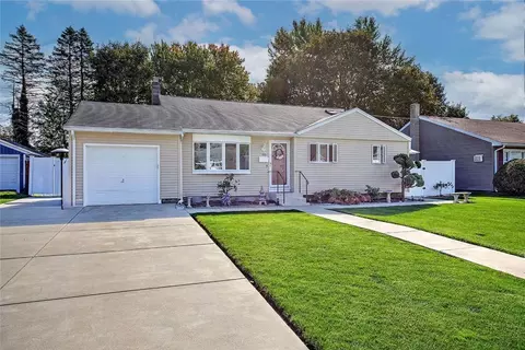 Exterior - 100 Aurora Dr, Warwick, RI 02889 photo 3 of 13
