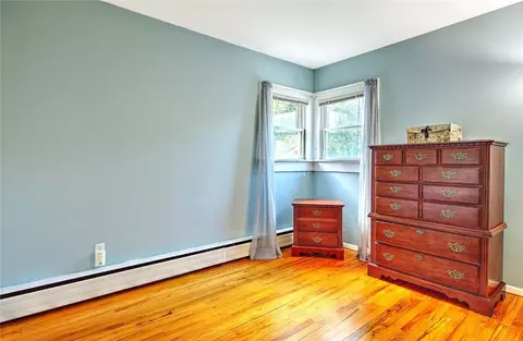 Bedroom - 100 Aurora Dr, Warwick, RI 02889 photo 4 of 5