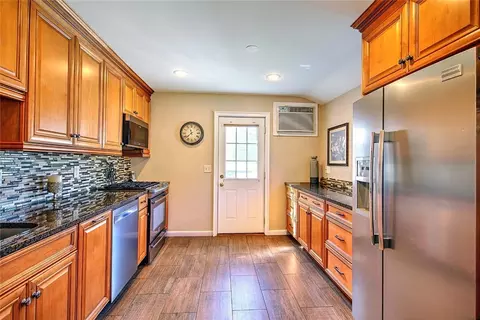 Kitchen - 100 Aurora Dr, Warwick, RI 02889 photo 2 of 6