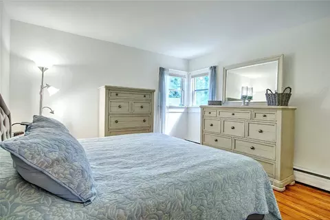 Bedroom - 100 Aurora Dr, Warwick, RI 02889 photo 3 of 5