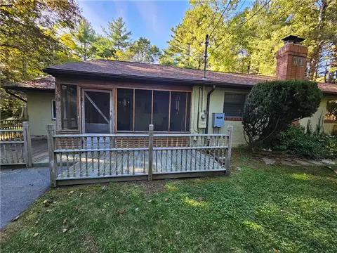 13 Stark Dr, West Greenwich, RI 02817