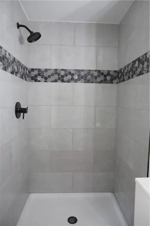 Bath - 40 Sunset Ave, Woonsocket, RI 02895 photo 2 of 3