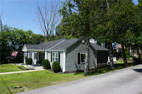 Exterior - 40 Sunset Ave, Woonsocket, RI 02895 photo 4 of 11