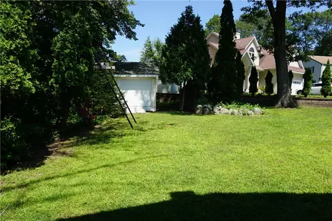 Exterior - 40 Sunset Ave, Woonsocket, RI 02895 photo 9 of 11