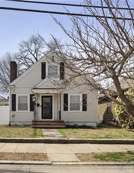 94 Waller St, Providence, RI 02908