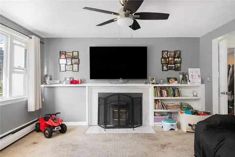 Living - 16 Pasadena Ct, Warwick, RI 02888 photo 2 of 5