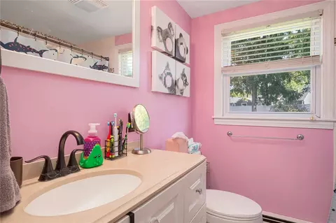 Bath - 16 Pasadena Ct, Warwick, RI 02888 photo 3 of 3