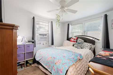 Bedroom - 16 Pasadena Ct, Warwick, RI 02888 photo 2 of 6