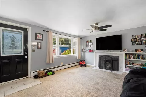 Living - 16 Pasadena Ct, Warwick, RI 02888 photo 3 of 5