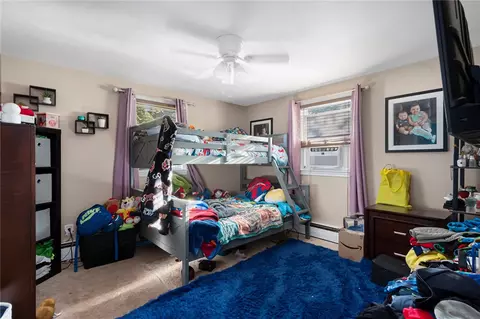 Bedroom - 16 Pasadena Ct, Warwick, RI 02888 photo 4 of 6