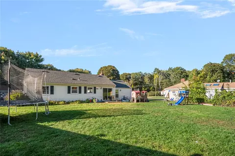 Exterior - 16 Pasadena Ct, Warwick, RI 02888 photo 7 of 8