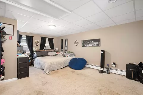 Bedroom - 16 Pasadena Ct, Warwick, RI 02888 photo 5 of 6