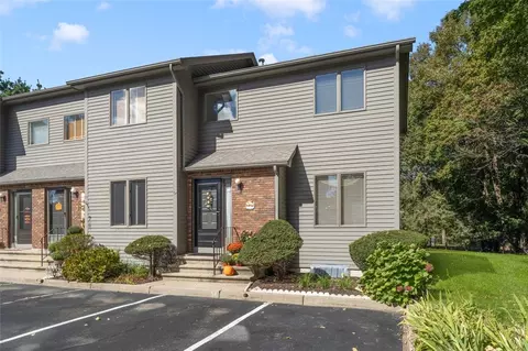 435 Scituate Ave, Cranston, RI 02921