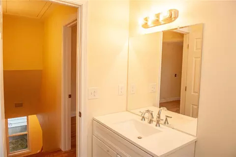 Bath - 29 John St, Westerly, RI 02891 photo 4 of 4