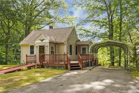 24 Terrace Dr, Greenville, RI 02828