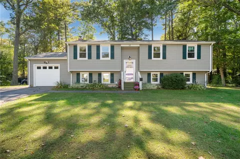 22 Nised Dr, North Kingstown, RI 02852