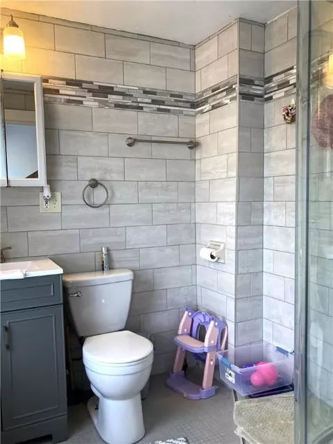 Bath - 437 Main St, Woonsocket, RI 02895 photo 5 of 7