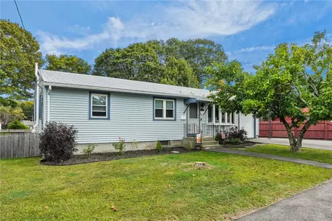 134 Lake Garden Dr, Cranston, RI 02920
