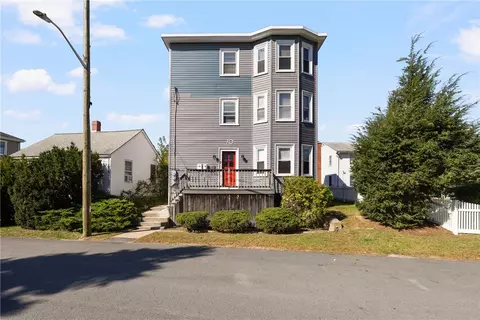 70 Florida Ave, Cranston, RI 02920