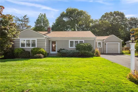 35 Greenfield Rd, Cumberland, RI 02864