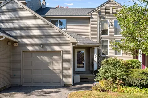 62 Nipmuc Trl #D, North Providence, RI 02904