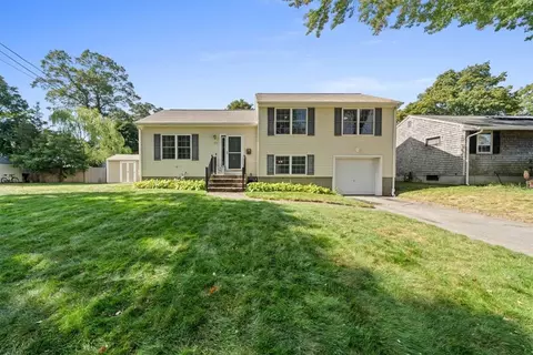 73 Florin St, Warwick, RI 02889