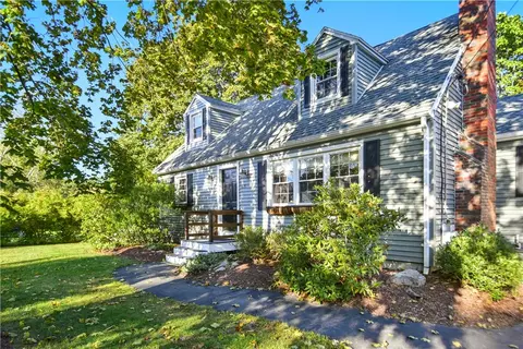 621 Seven Mile Rd, Hope, RI 02831