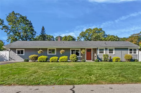 3 Shadbush Rd, Warwick, RI 02888