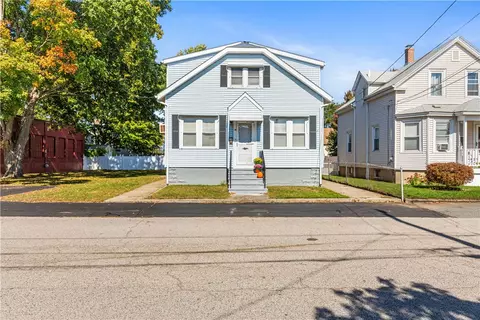 18 Baker St, East Providence, RI 02914