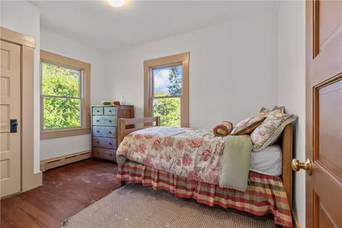 Bedroom - 180 W Main Rd, Little Compton, RI 02837 photo 6 of 8