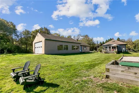 Exterior - 180 W Main Rd, Little Compton, RI 02837 photo 11 of 14