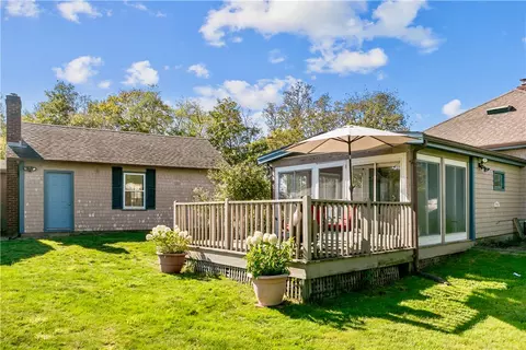 Exterior - 180 W Main Rd, Little Compton, RI 02837 photo 8 of 14